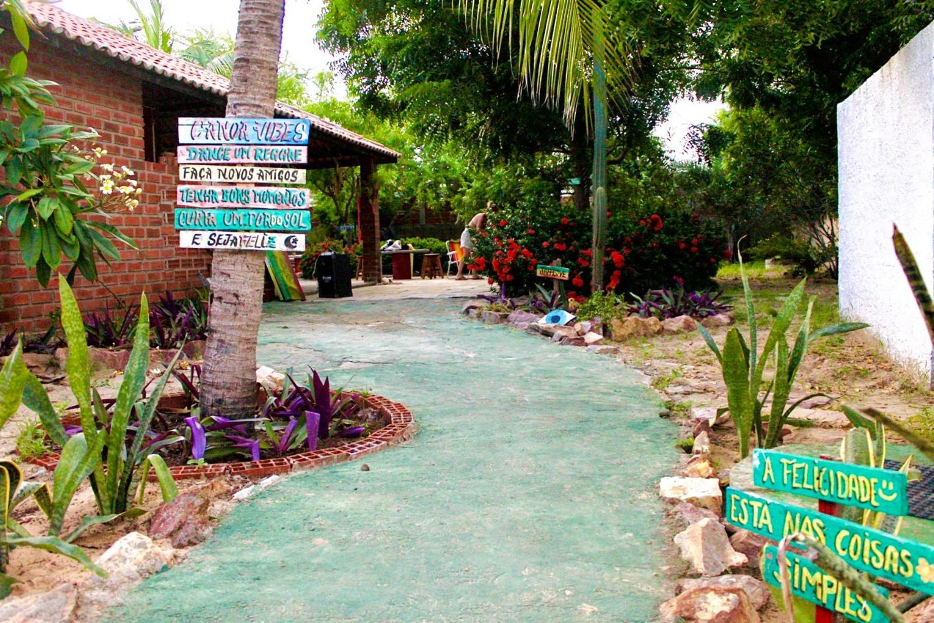 Canoa Roots Hostel Canoa Quebrada Buitenkant foto